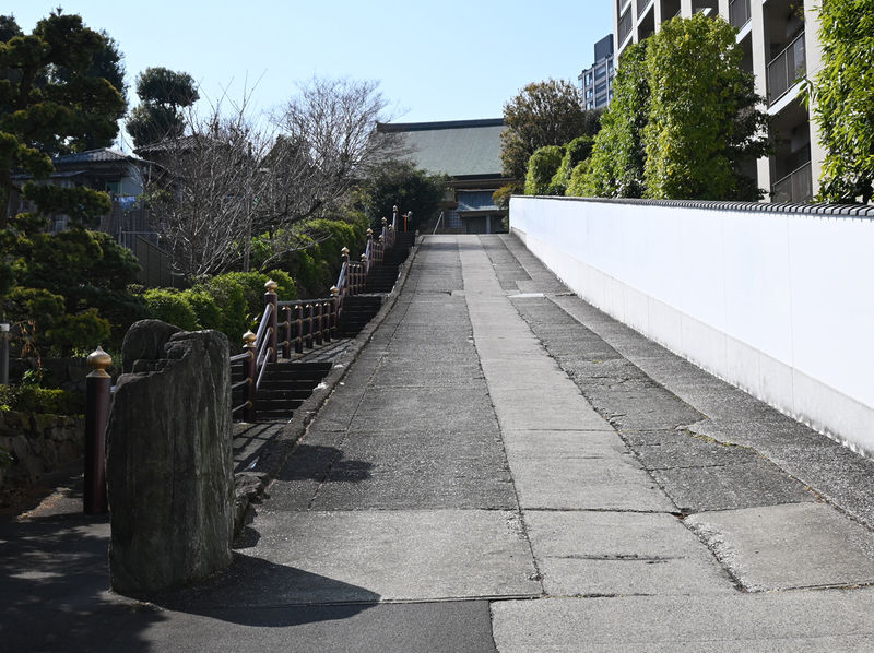 重秀寺 参道