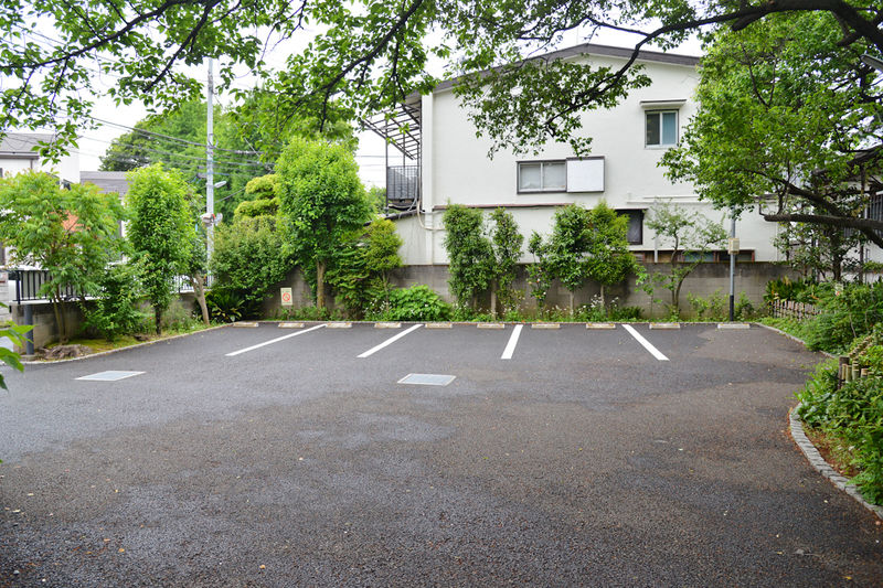 蓮華寺会館 摩尼殿 駐車場1