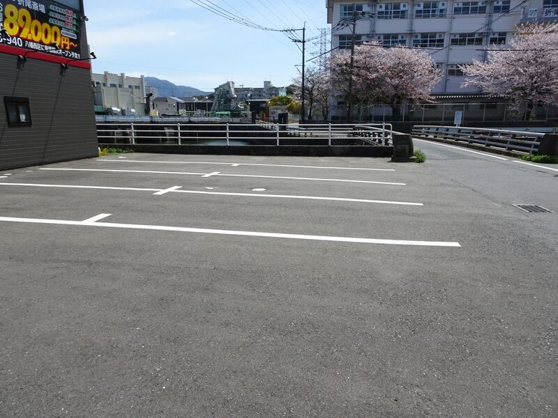 心響　折尾斎場 駐車場１