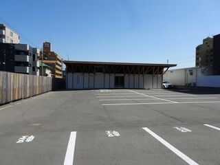 メモリードホール桜並木通り