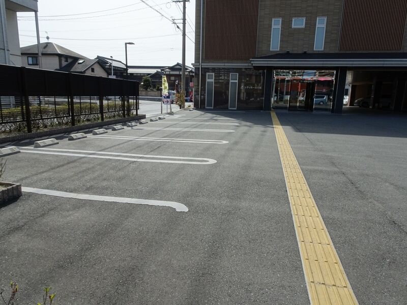 シティホール行橋 駐車場１