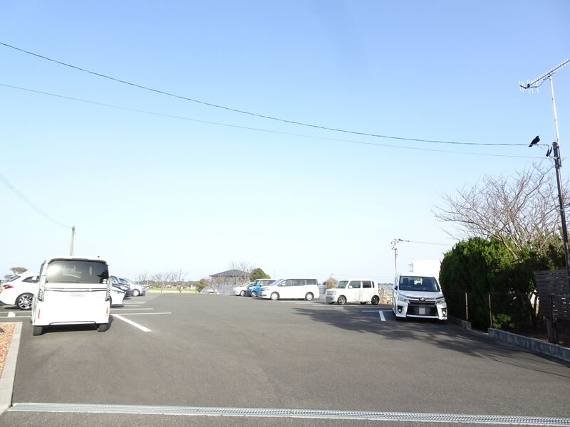クリエール浜田 椎田斎場 駐車場１