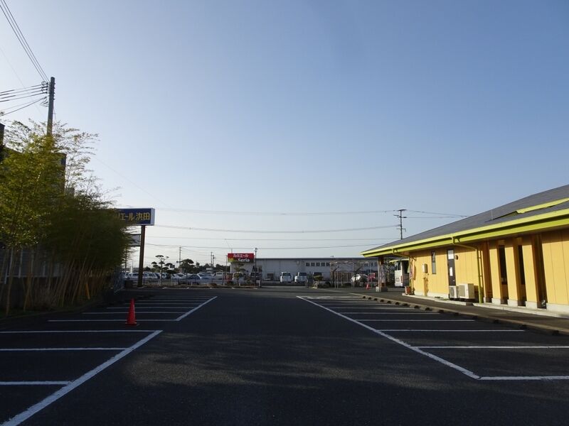 クリエール浜田 椎田斎場 駐車場３