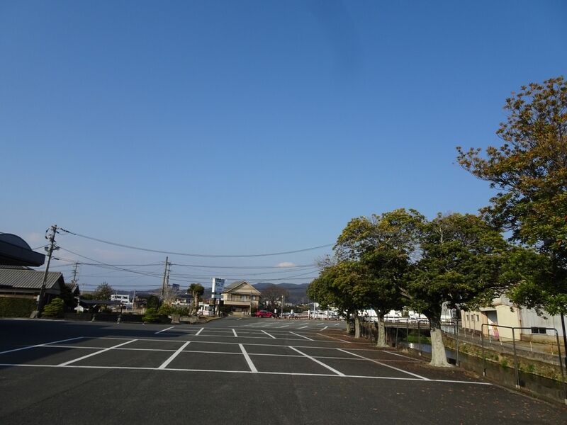 れんげ広川斎場 駐車場２