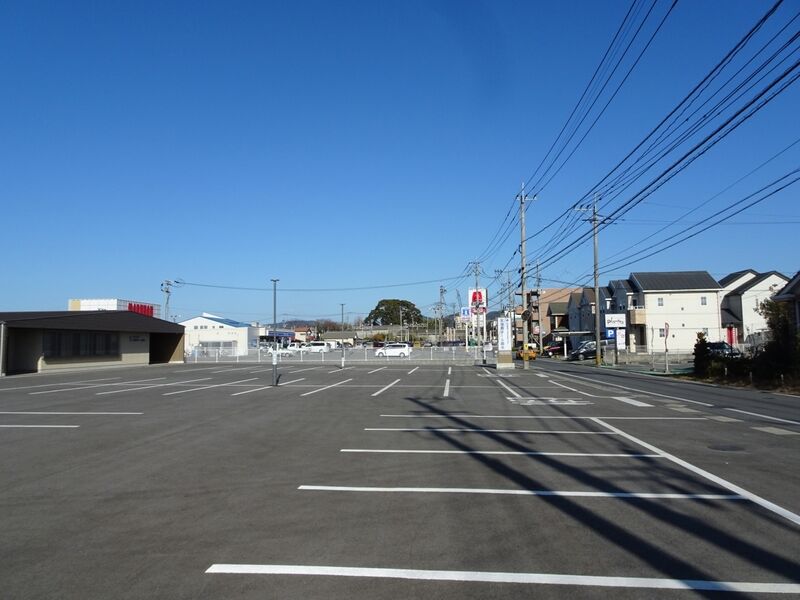 かずやコスメディア 家族葬ホール銀水 駐車場１