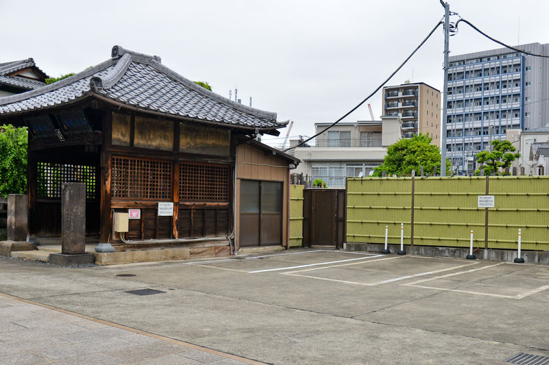 世尊寺 駐車場1