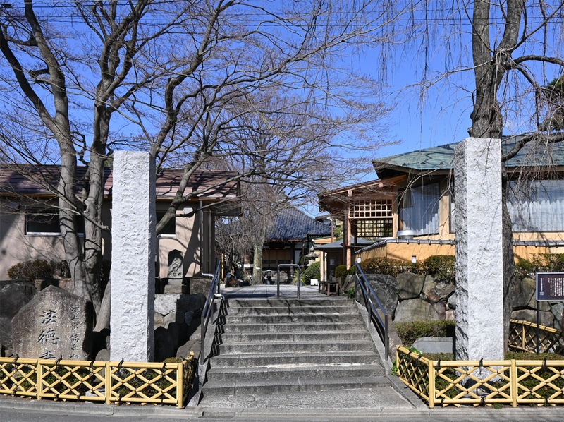 法徳寺 門