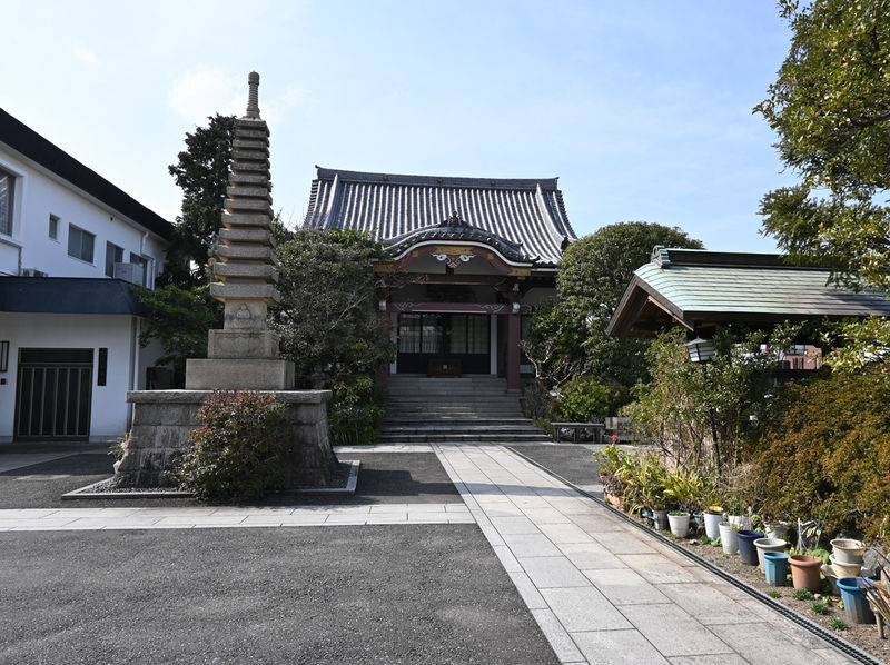本住寺 朗長会館 寺外観