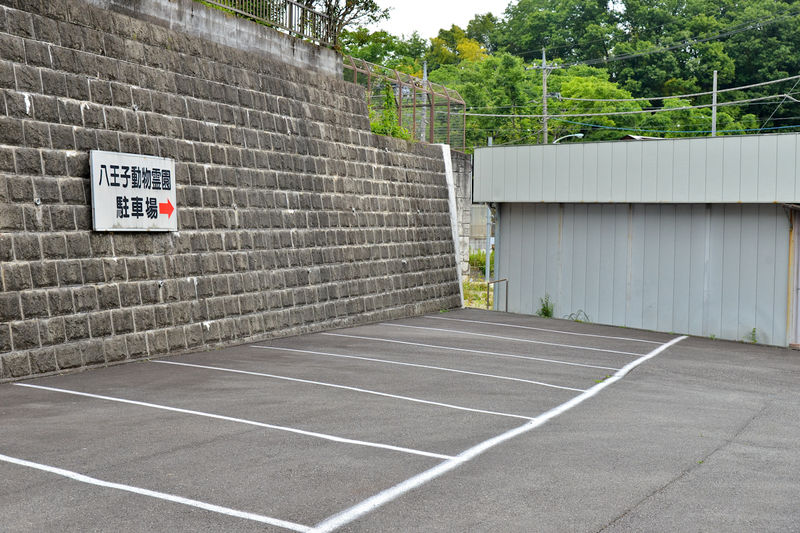三光寺斎場 駐車場1