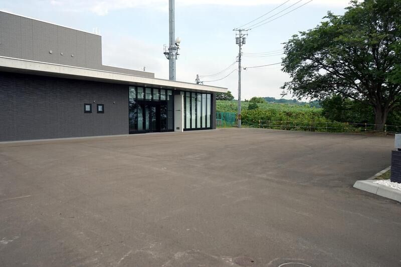 とまり葬斎場 駐車場