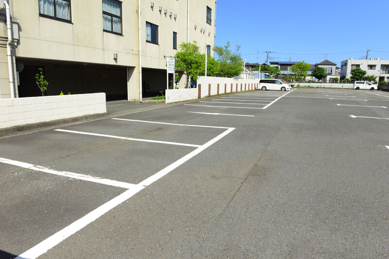 サン・ライフ 大和総合ホール 駐車場