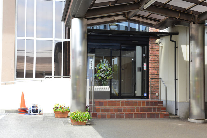 永田屋 富士見斎場 入り口