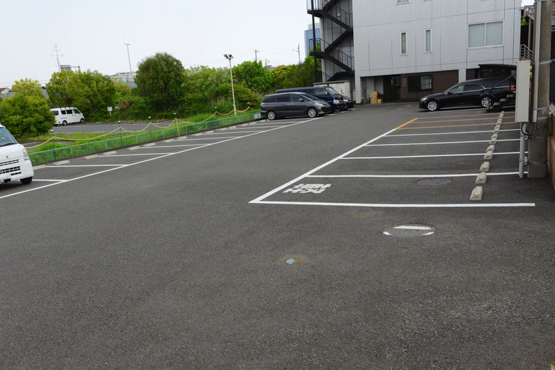 県央会館 駐車場