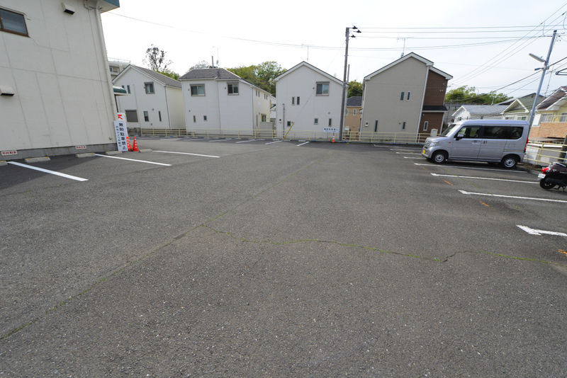 横浜ふれあいホール 駐車場