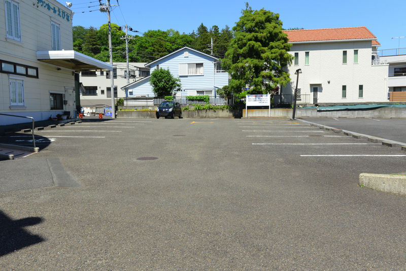 タウンホールえびな 駐車場