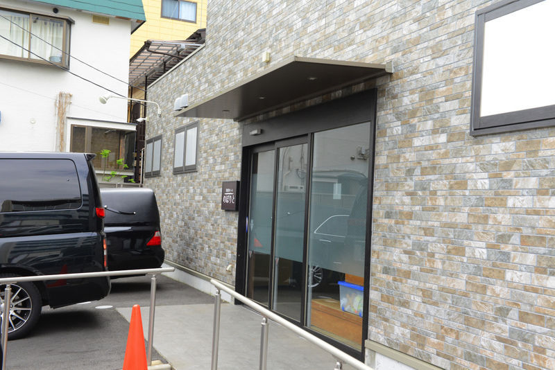 家族葬ホールのぼりと 入り口