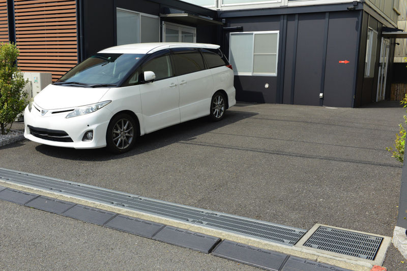 ホール縁 駐車場
