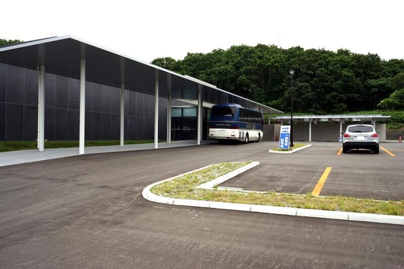 神代火葬場 駐車場