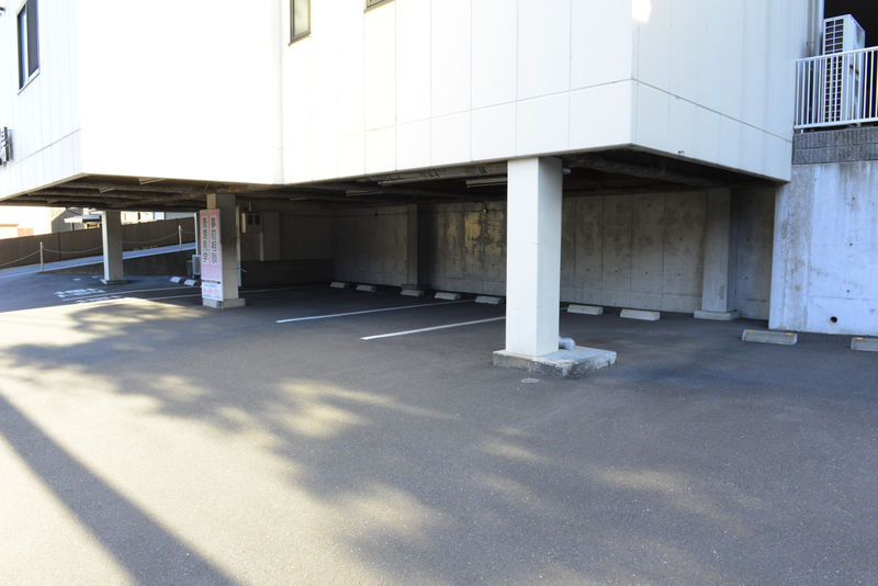 よこすか西部斎場 駐車場