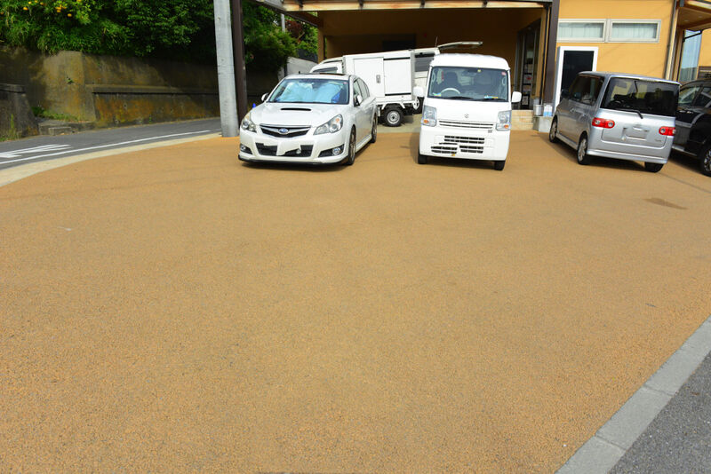 サン・ライフ ファミリーホール二宮 駐車場