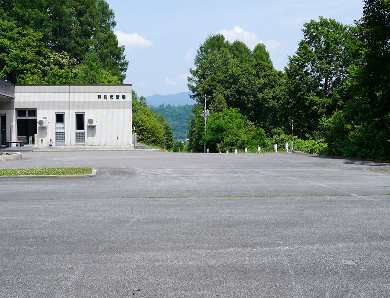 芦別市斎場 駐車場2