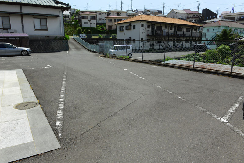 自徳院 駐車場