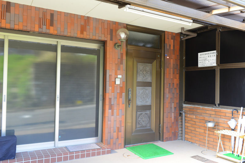 東亜会館 入り口