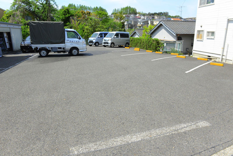 柳下葬祭ホール 駐車場
