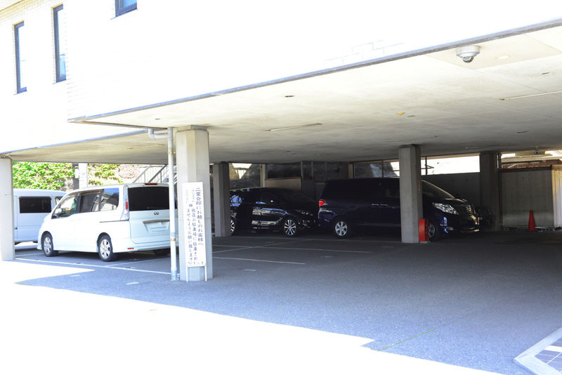 逗子二葉会館 駐車場