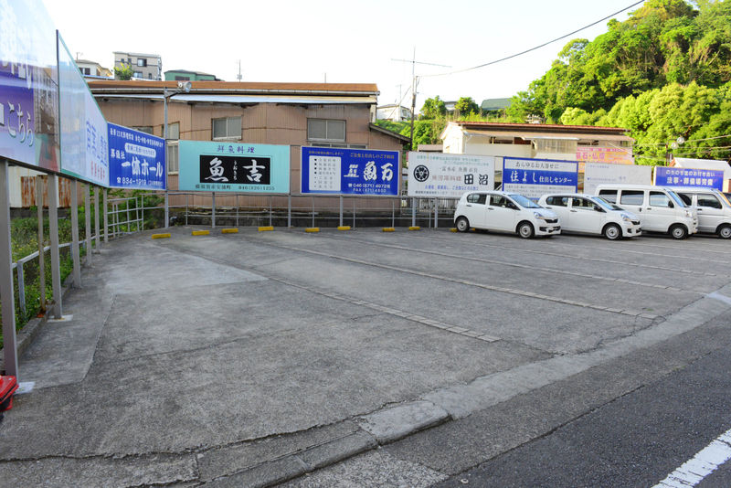 一休ホール 駐車場