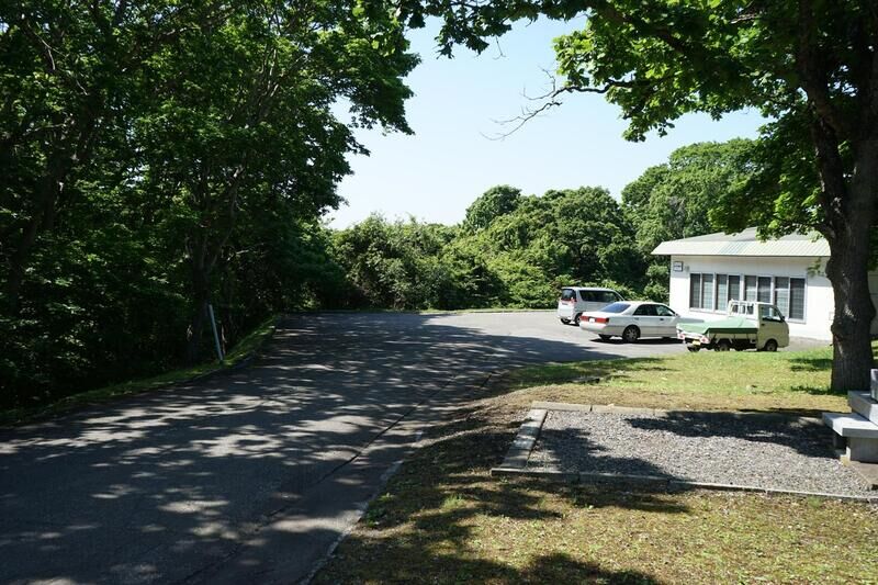 新冠町霊葬場 駐車場１