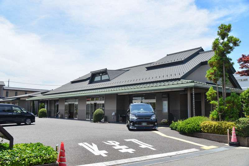 聖典谷塚斎場 外観2