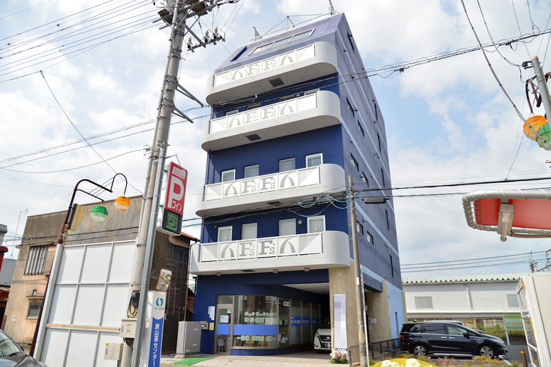 エフズホールいりそ 外観1