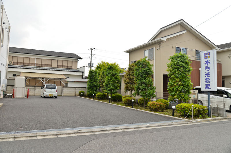 本町法要殿 駐車場1