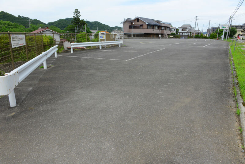 花友会館 駐車場