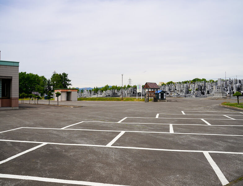 当麻町葬斎場 駐車場2