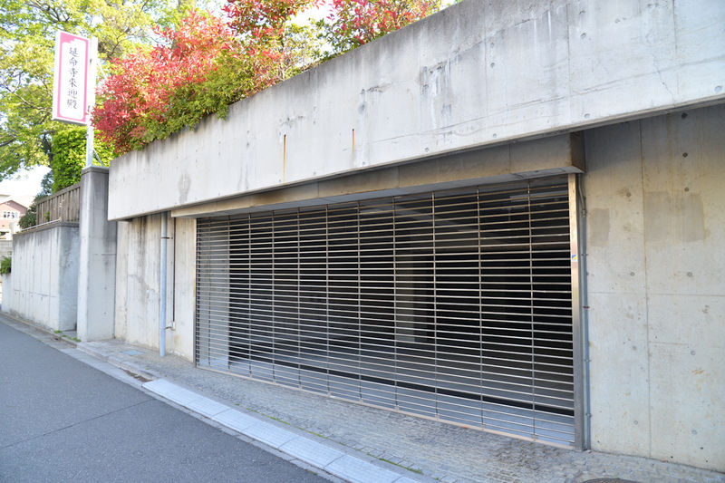 延命寺来迎殿 駐車場1