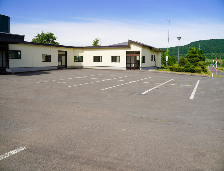 和寒町葬斎場 駐車場1