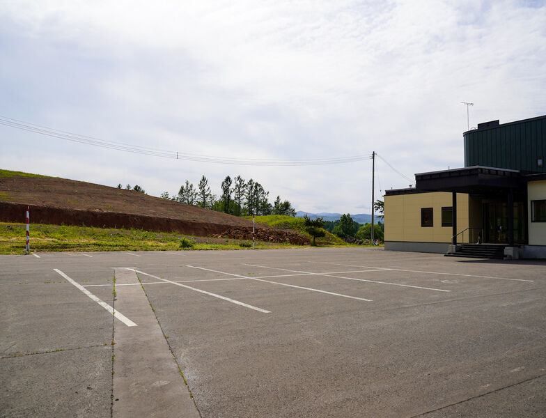 和寒町葬斎場 駐車場2