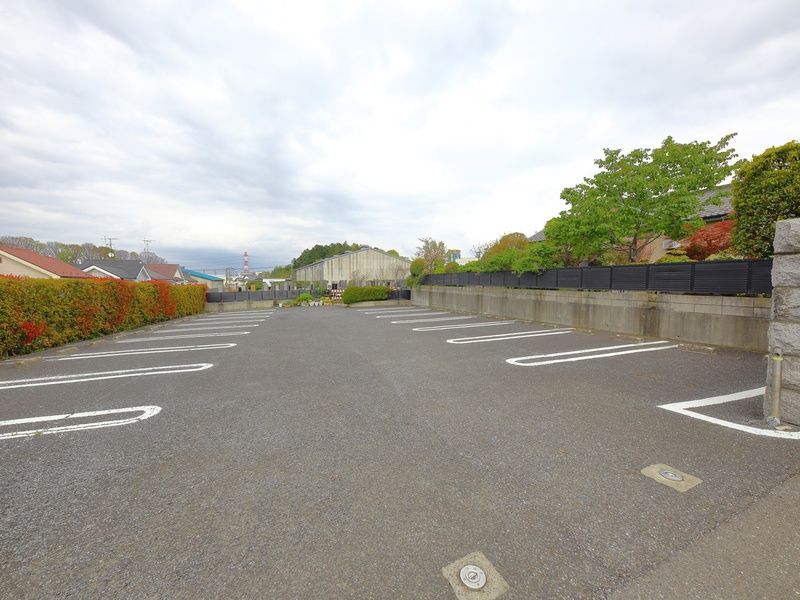 槻の城山霊園 玄鳳殿 駐車場 (2)