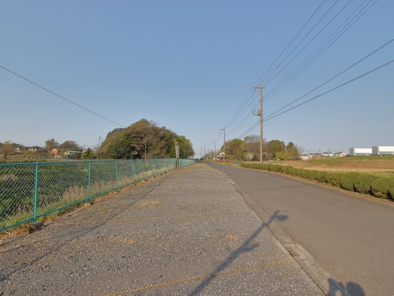 城址岩槻霊園 浄光殿 駐車場 (1)