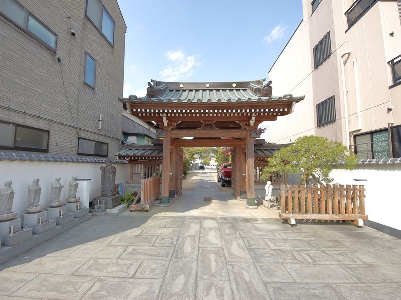 東陽寺 入り口2