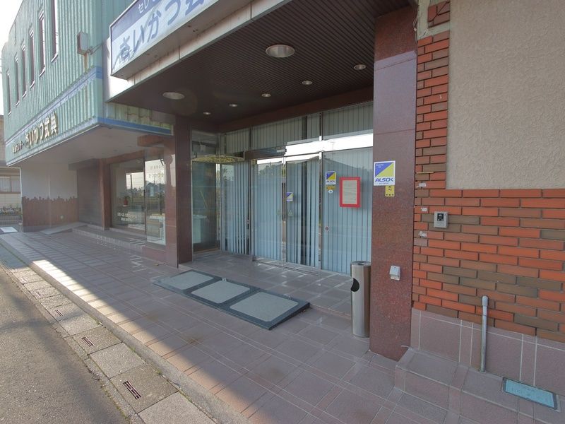 さいかつ式典式場 入口 (3)