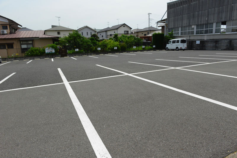ルミエール椿 駐車場
