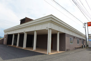 メモリアル花壇　寄居ホール