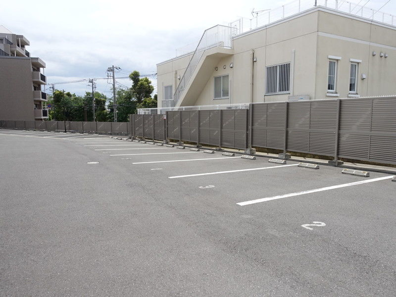 博全社 ウィズモア大久保 駐車場