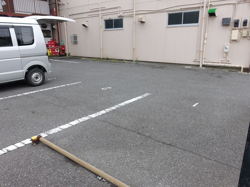 伊原葬儀会館 駐車場