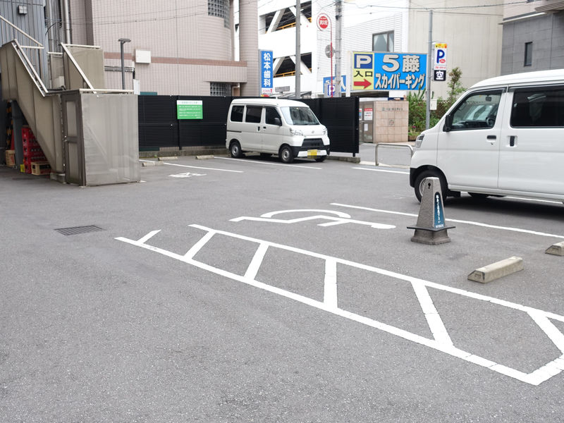 博全社 クリスタ千葉 駐車場