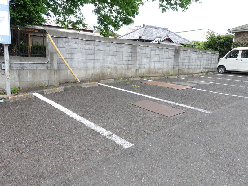 サポートルーム 駐車場