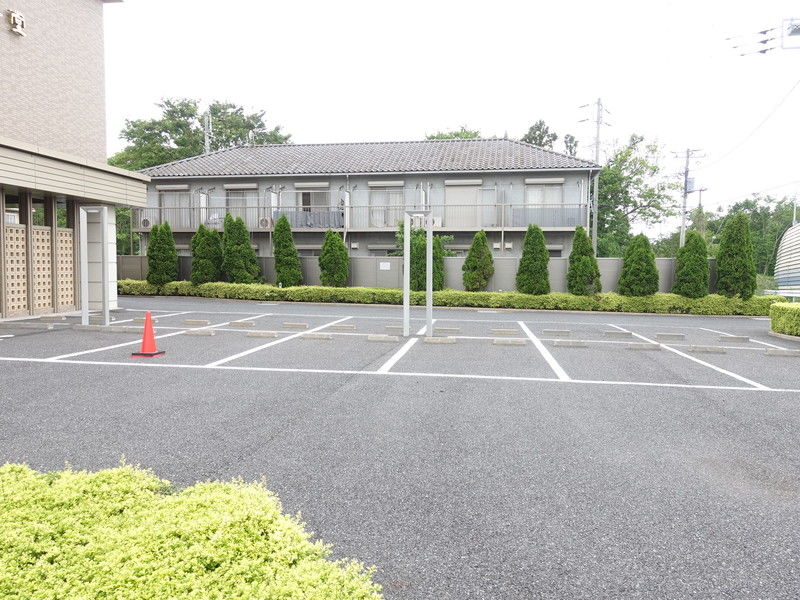 ライフケア穴川会堂 駐車場